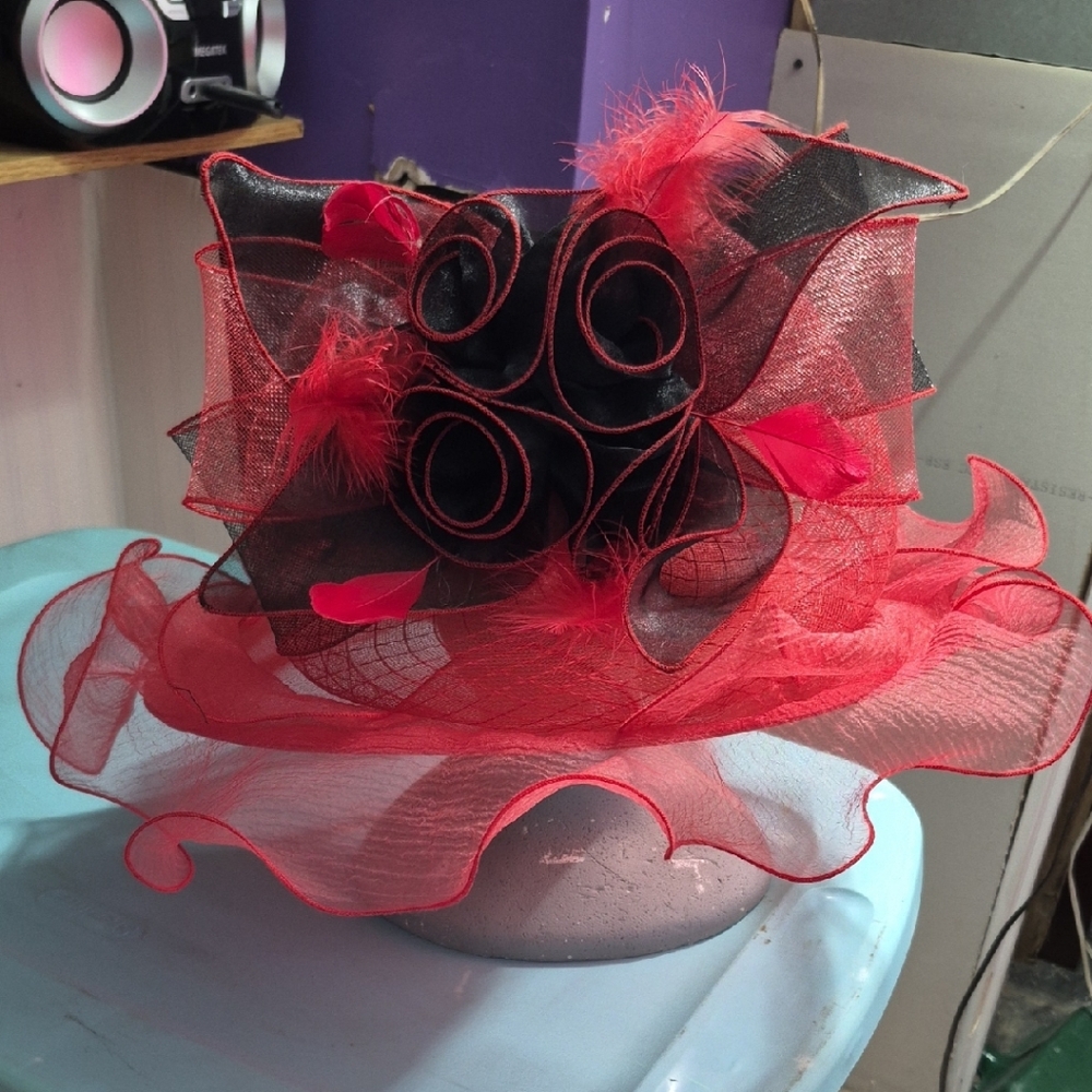 Elegant Red and Black Women's Fascinator